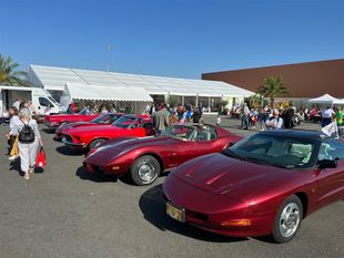The red's cars of us motors