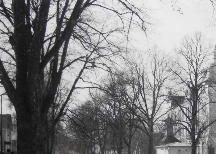 En ispropp stoppade flödet i ån och orsakade översvämning, bl. a. vid kyrkan