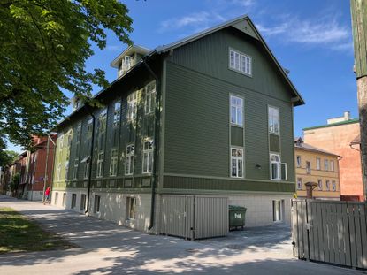 Otsasein Vabriku tänava pool