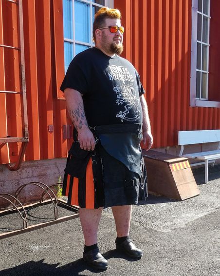 Uniikki, moderni "kiltti"