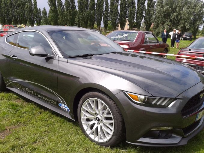 Op 3/7/2016 hebben wij voor het eerst een show gegeven van alle amerikaanse wagen + alle merken oldtimers. In bijlage enkele foto's van een zeer geslaagd evenement. In 2017 zal het terug doorgaan op zondag 2/7/17. Dit op het Reinaertveld in de Doornzelestraat te Lochristi - Hijfte. Dit van 10 uur tot 18 uur. Toegang gratis, iedereen welkom. 