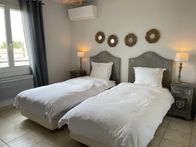 2 x 1-pers slaapkamer boven