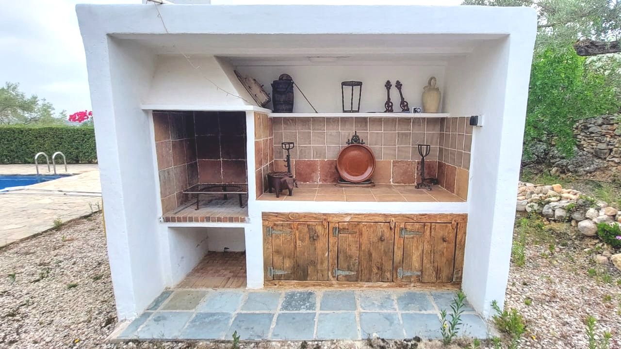 BBQ / Paella keuken bij het zwembad en Terras