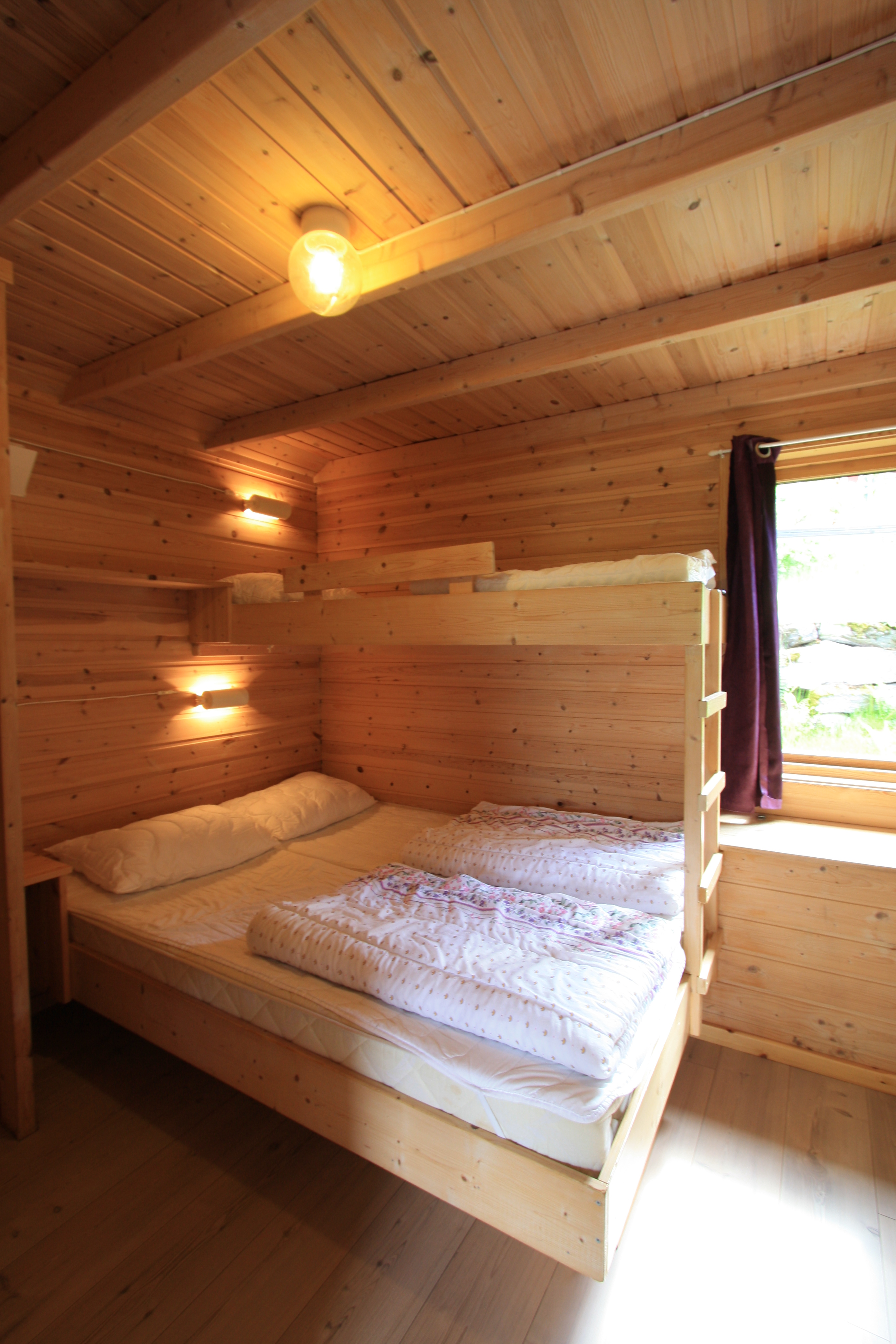 Soverom med 3 senger - Vinje Camping