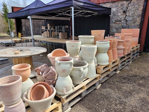 Nytt i år... Terracottakrukor.