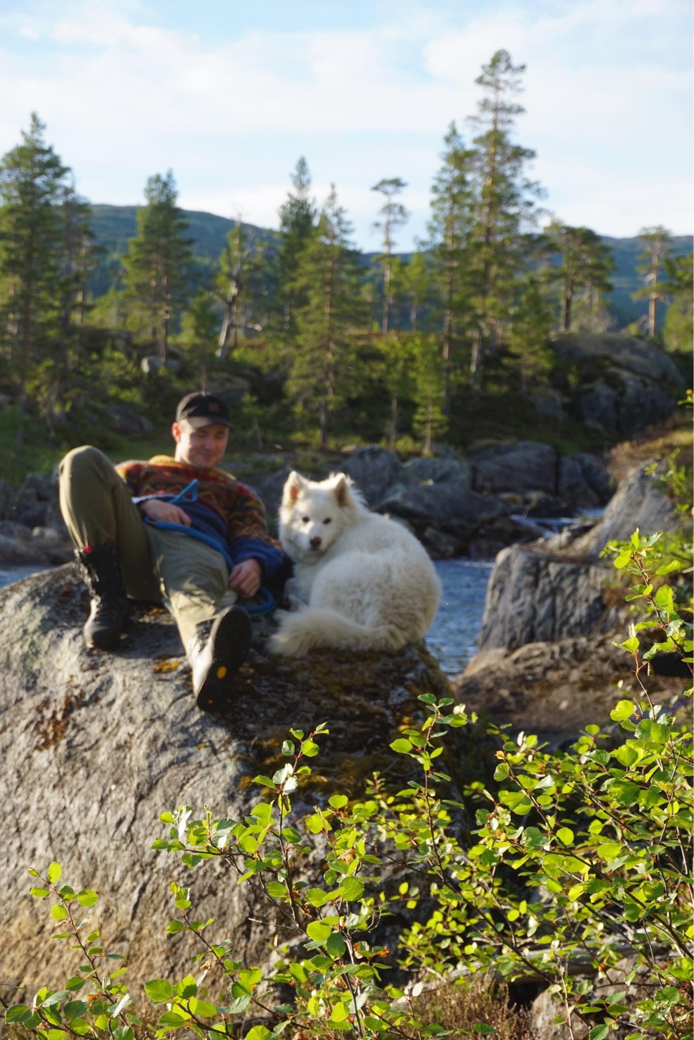 Sivert og Filippa på helgatur i Nessåfjella