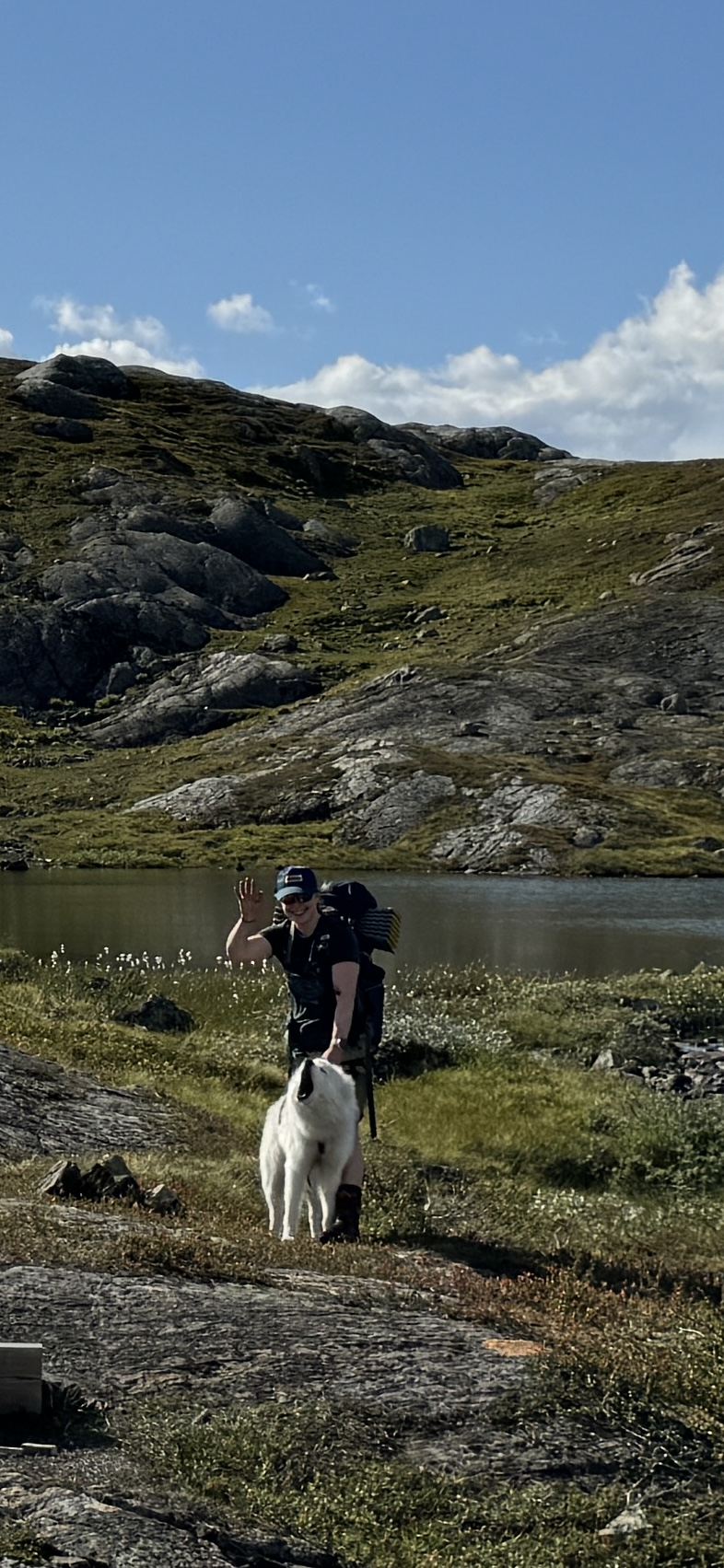 Marte fortsetter Skorovassrunden tilbake. Vi går mot Øvre Nesåvatn