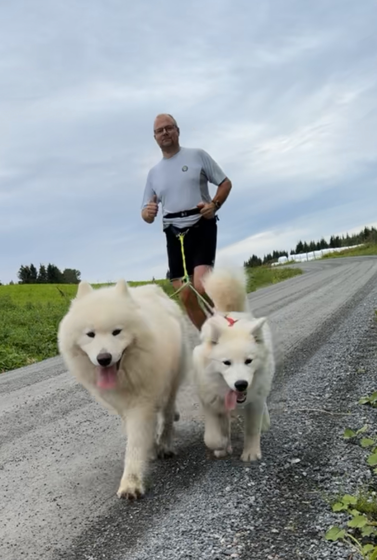 Ulrik og Meissa. Hennes første løpetur i trekksæle