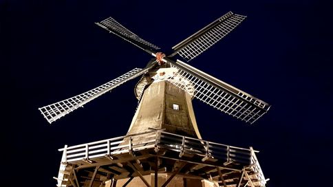 Greetsiel Zwillingwindmühle bei Nacht
