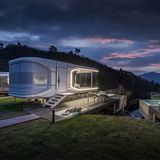 Circle modern home container