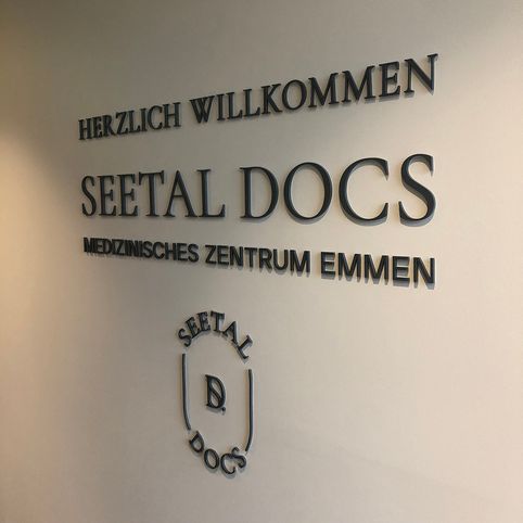 3D-Schrift schilder Firmenschilder Buro Praxis Praxisschilder Zürich Z