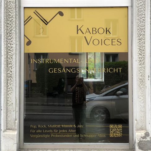 Schaufensterbeschriftung Folienbeschriftung Zurich Cham Zug (23)
