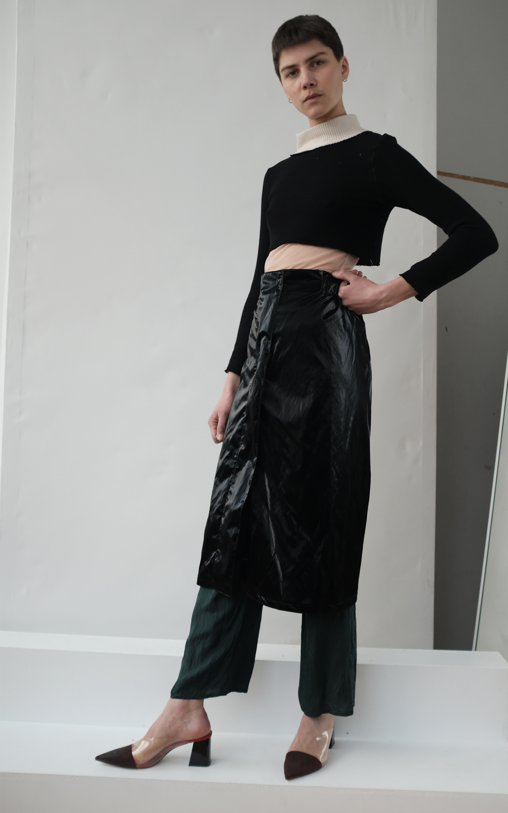 AW21 3