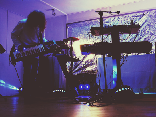 Monochrome live
