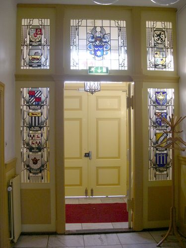Vestibule met de wapens van de burgemeesters