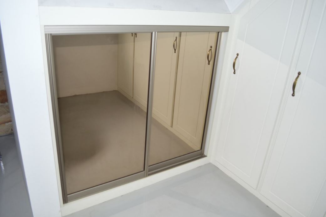 Small Mirror Sliding Wardrobe