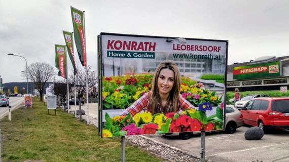 werbeflaeche-werbung-plakat-konrath-leobersdorf-fressnapf-fahnen