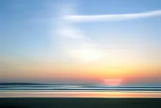 Blurred waves 