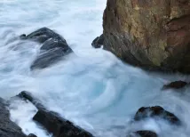 GSY 010 - Rushing in - a-rock-in-the-water-with-a-large-rock-in-the-ba
