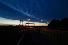 MC 19 016 - Tarnat bridge rush hour night sky - a-bridge-with-a-street