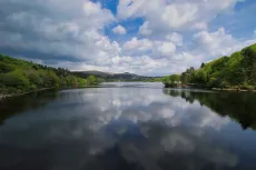 MC 19 061 -  Burrator reservoir - a-lake-with-a-few-clouds-in-the-sky