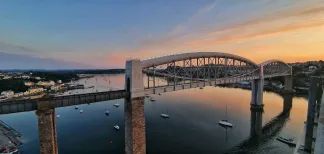 MC 20 105 - a-bridge-over-a-river
