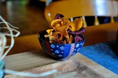 Dried snack, root vegetables 