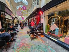 MC 25 453 - London
