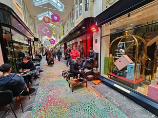 MC 25 453 - London