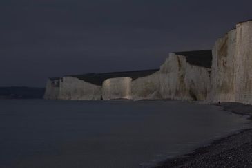 mc 23 369 - seafront by night - photo library - interior design