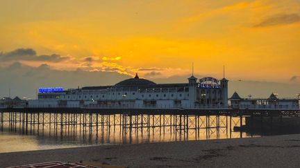 mc 23 372 - sunset on the seaside