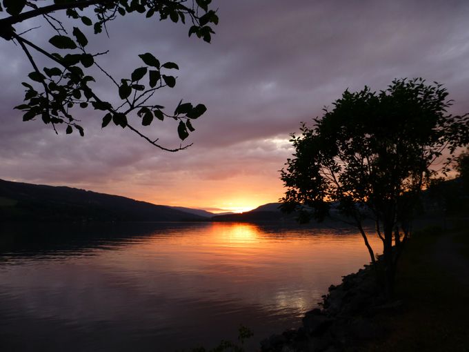 Solnedgang ved Lågendeltaet, tatt ved Strandpromenaden,  Lillehammer
