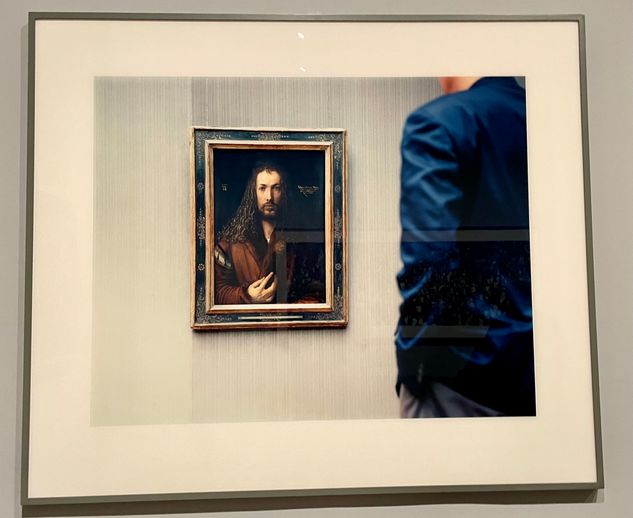 Thomas Struth, 2000. Alte Pinakothek (Selbsportrait). Photograph.