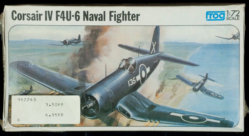 Frog_Corsair IV F4U-6_W160005