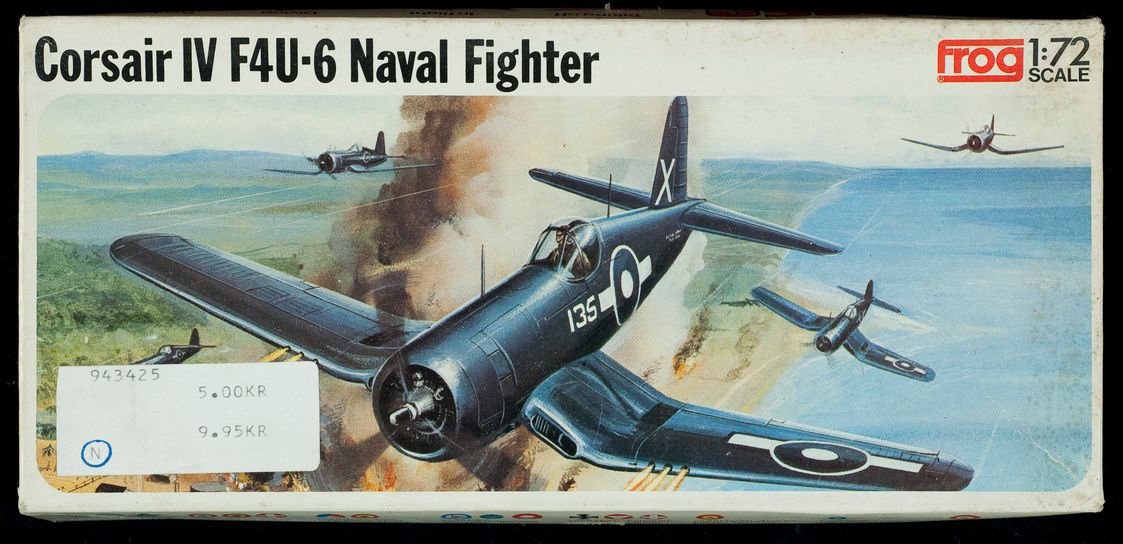 Frog_Corsair IV F4U-6_W160012