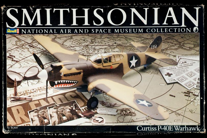 Revell_Curtiss P-40E Warhawk_W531282