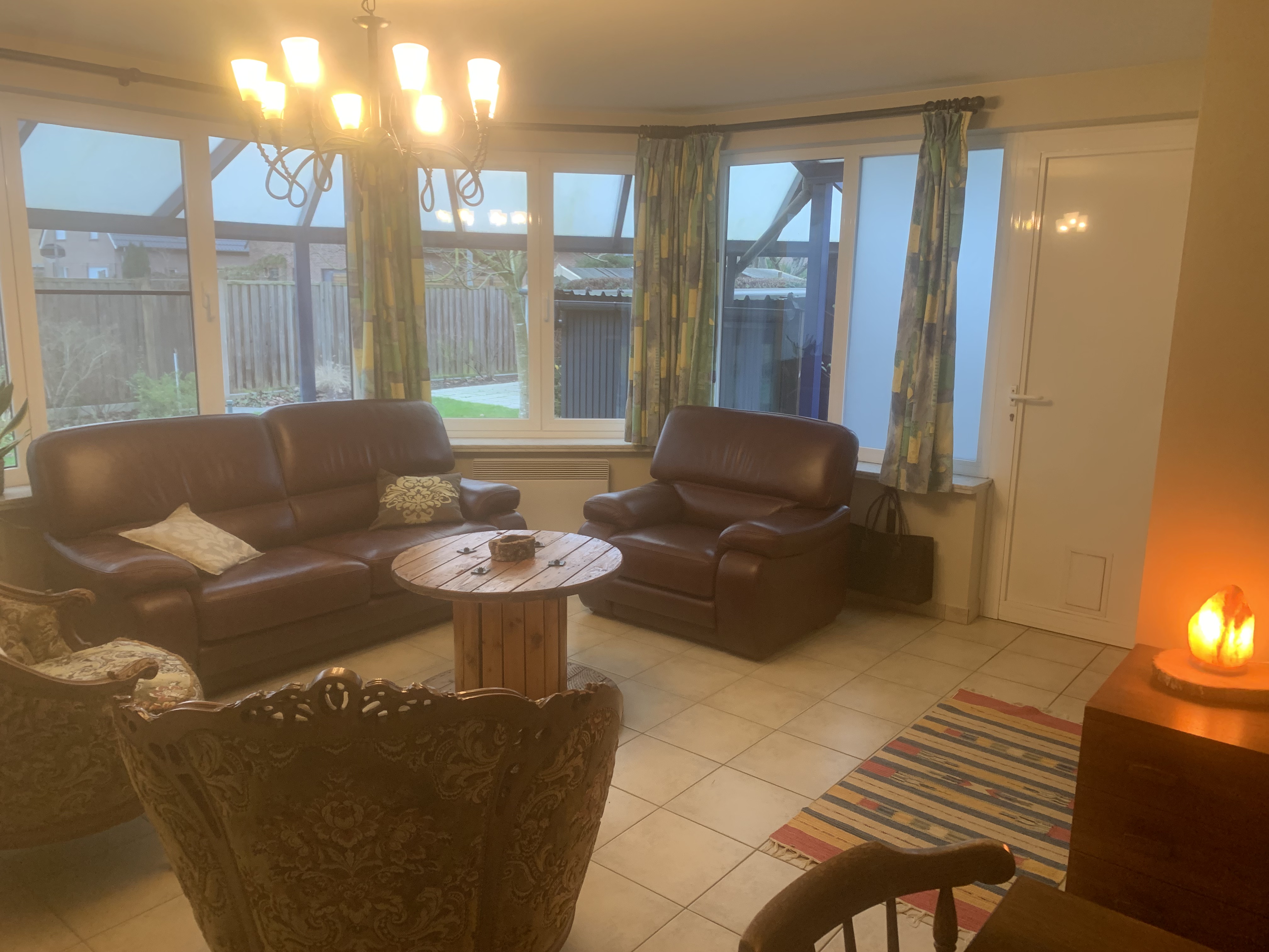 Woonkamer vanuit de open keuken