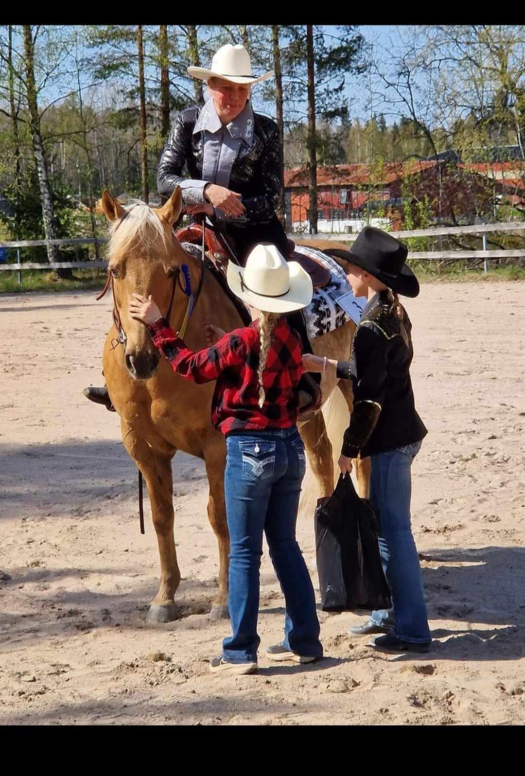 b521d004-09b3-4e92-8fa0-a46d492576bc