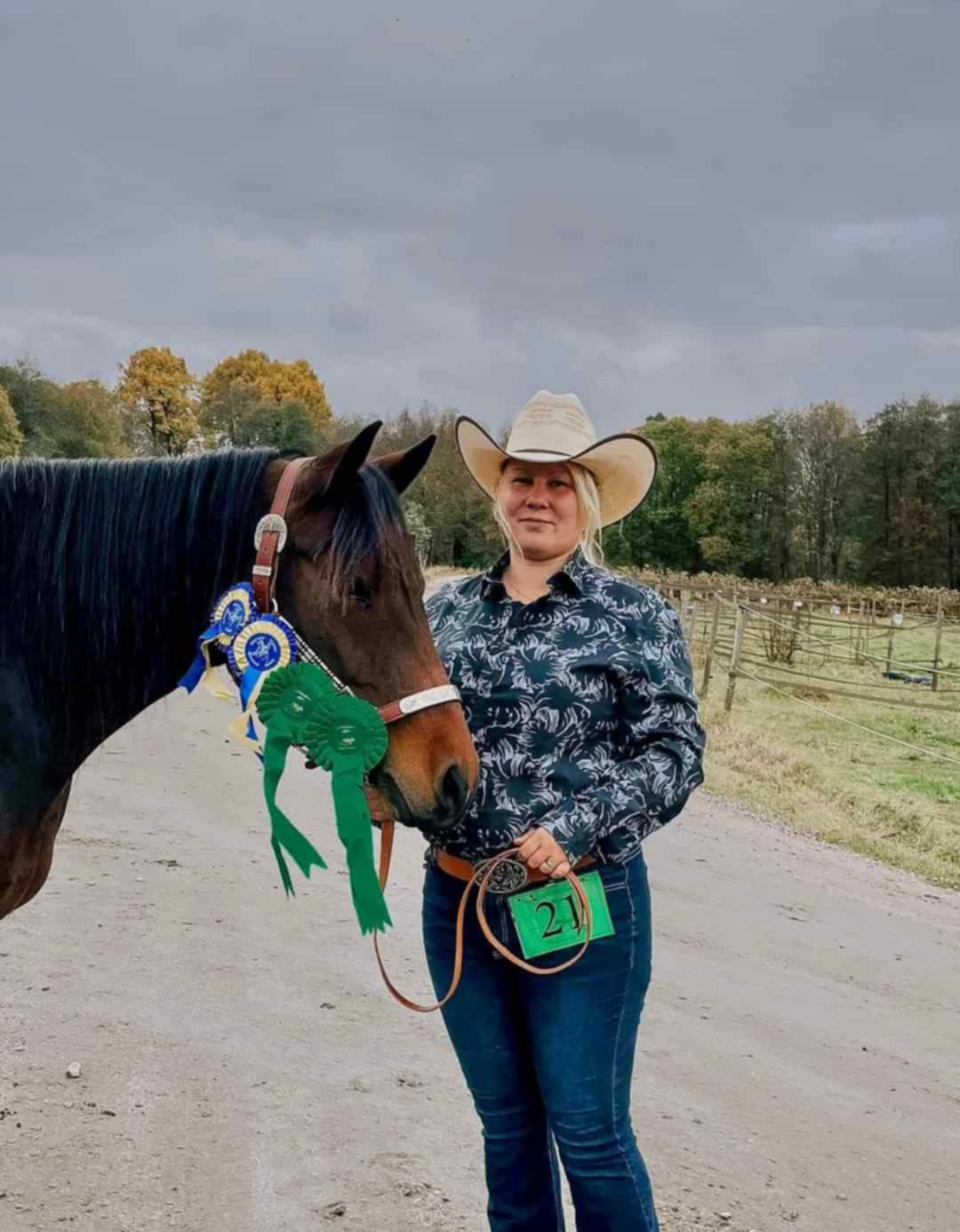 d6c017a8-f9b4-44f3-a819-0623781e858b