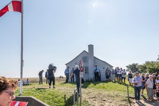 Solen skinner over dronningens besøg i Sønderho
