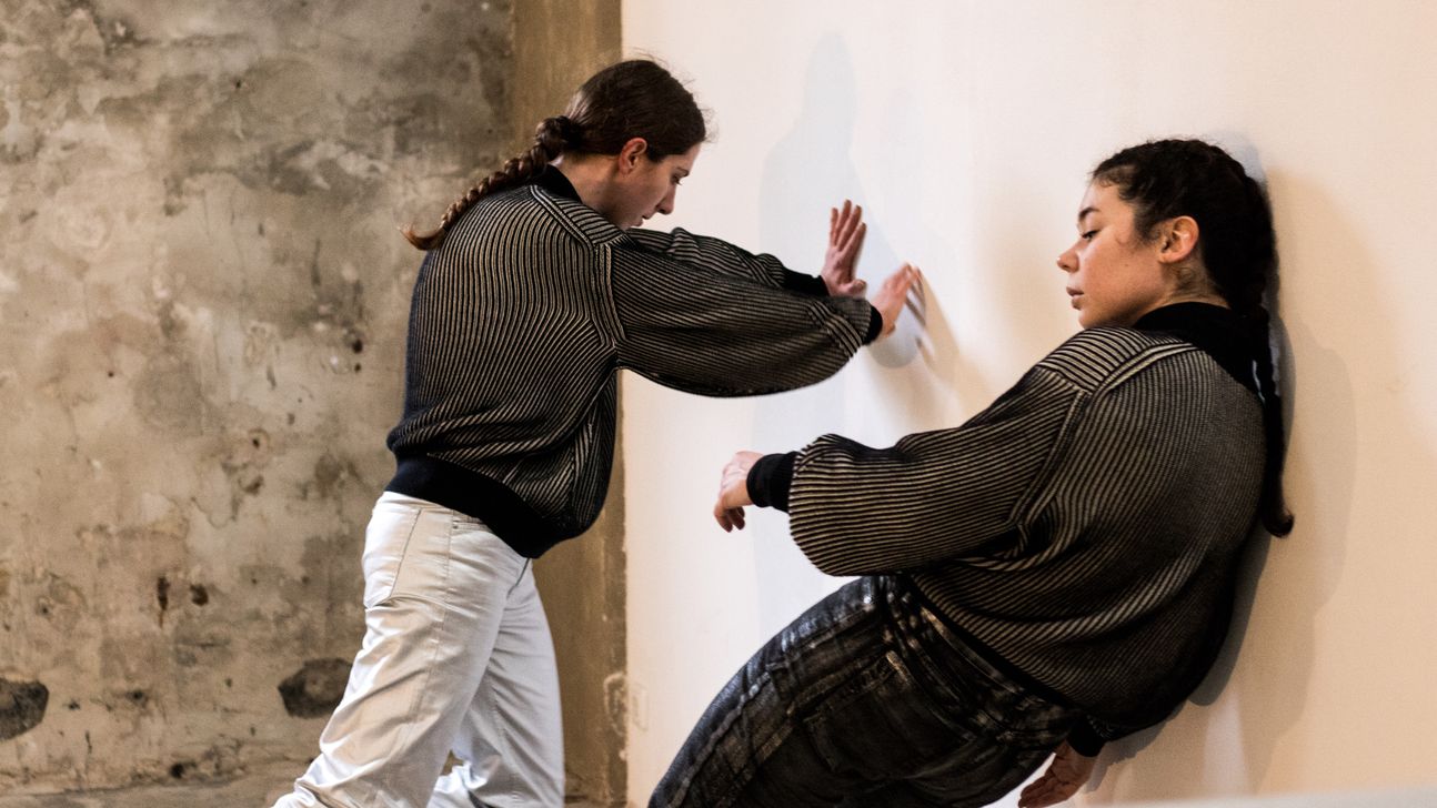 Flow DOT-A choreography by Chun Zhang