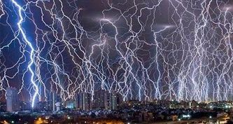 O momento em que Jeová Deus, por meio de seu Filho Rei Jesus Cristo, porá um fim a esse sistema de coisas O momento em que Jeová Deus, por meio de seu Filho Rei Jesus Cristo, porá um fim a esse sistema de coisas