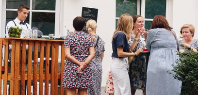 houten mobiele bar huren foodtruck cocktailbar receptie verjaardagsfeest communie bedrijfsevent houten mobiele bar huren foodtruck cocktailbar receptie verjaardagsfeest communie bedrijfsevent