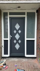 deur met sierpaneel 