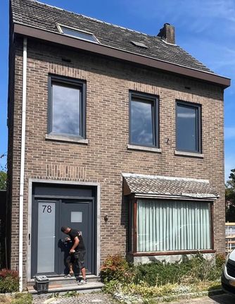 totale beeld zalmkozijnen