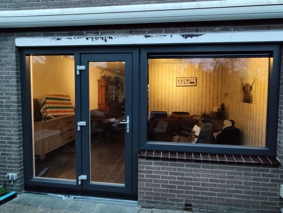 achterdeur met kozijnen