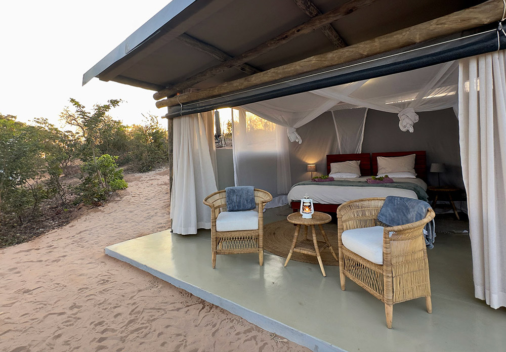 Lumbe-Pools-Open-Air-Accommodation-1