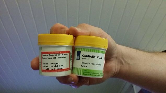 Dette er FANTASTISK ! på lørdag kunne vi hente Zarah Angelicas medisinske Cannabis (Bedrolite) importert fra Nederland, direkte til vårt lokale apotek :) 

Bedrolite (Sativa variant) inneholder < 1 % THC og 9 % CBD.

Det er en STOR lettelse....
Nå gjenstår det på nytt å søke om dekning etter avslag... 
Vi lever i håp <3 
