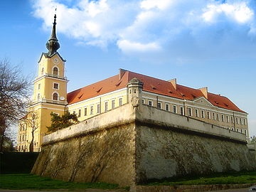 W czasie niemieckiej okupacji i w pierwszych latach po wojnie zamek stał się miejscem kaźni tysięcy Polaków.
-  W latach 1944-1956 w rzeszowskim więzieniu, które wtedy mieściło się na zamku, wykonano 358 wyroków śmierci. Tylko w latach 1947-1949 stracono 236 osób. Dużą część stanowili działacze niepodległościowego podziemia. Zgodnie z radzieckim wzorcem, miejsce ich pochówku starano się ukrywać.Jesienią 1939 r. osadzono w nim byłego premiera i przywódcę ruchu ludowego, Wincentego Witosa. Funkcję więzienia zamek przestał spełniać z końcem 1980 roku.