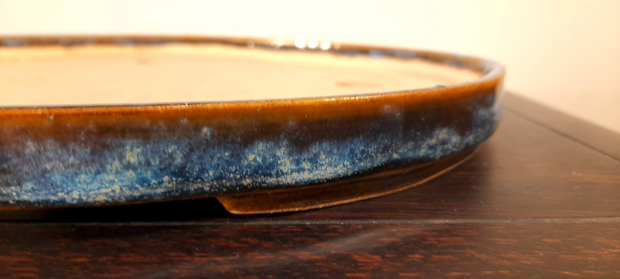 ovál nízký detail